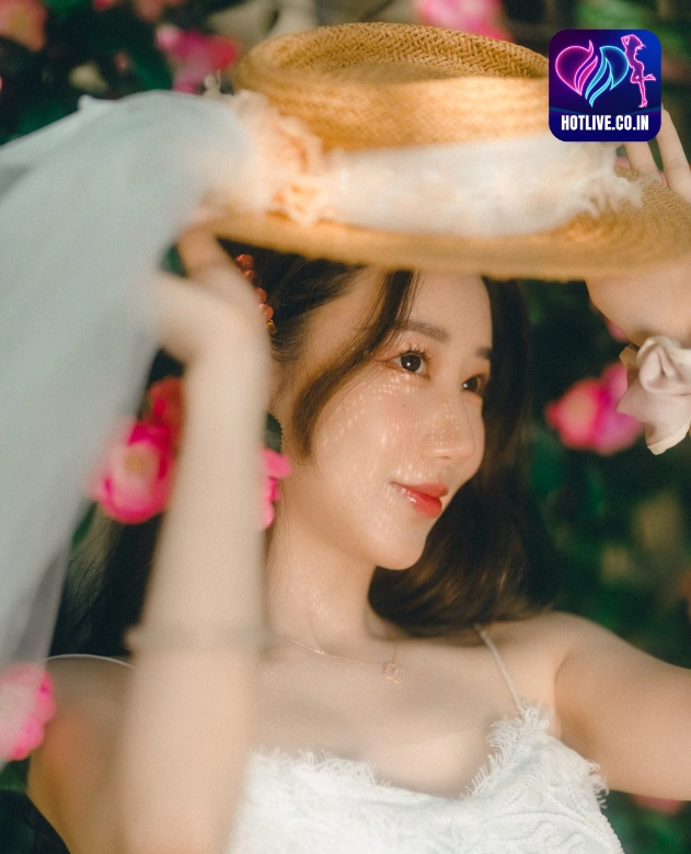 Unveiling the Phenomenon: Tao Zi Star Chinese Livestream Hot51 beautiful girl. 3 - HotLive Tao Zi-hot51
