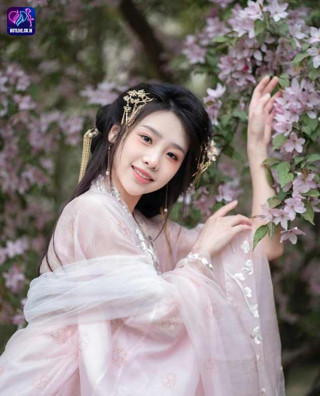 Exploring Xiao Gan Gan Star Chinese Livestream: Unveiling Hot51 Mod APK and More Beautiful and Charming Girl. 1 - HotLive Xiao Gan Gan-hot51