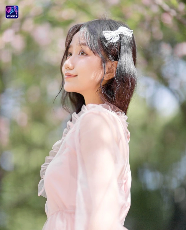 Jing Yi Star Chinese Livestream Hot51: Revolutionizing the Way We Connect with Pretty women. 2 - HotLive Jing Yi-hotlive51